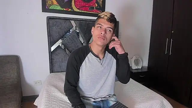 Snapshot of wyatt_3 chatting on October 2025 03:14:01 PM wyatt 3 online show from October 2025 03:14:01 PM