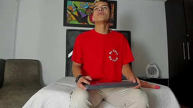 Snapshot of wyatt_3 chatting on October 2025 12:06:01 PM wyatt 3 online show from October 2025 12:06:01 PM