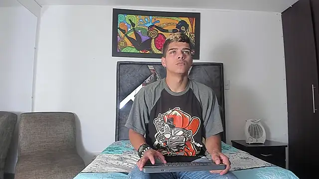 Snapshot of wyatt_3 chatting on October 2025 12:01:02 PM wyatt 3 online show from October 2025 12:01:02 PM