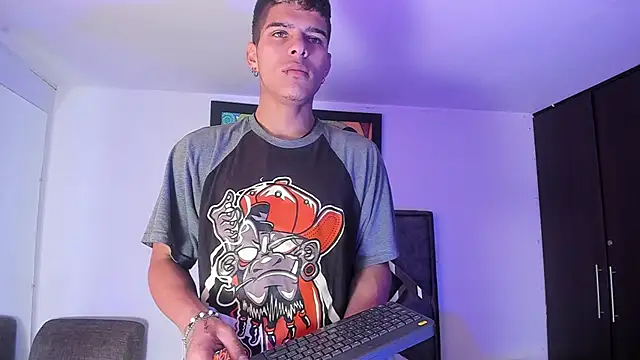 Snapshot of wyatt_3 chatting on November 2025 12:27:02 PM wyatt 3 online show from November 2025 12:27:02 PM