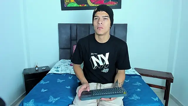 Snapshot of wyatt_3 chatting on November 2025 12:04:01 PM wyatt 3 online show from November 2025 12:04:01 PM