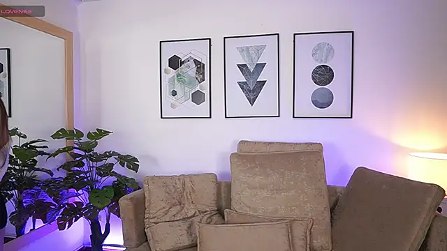 MilaCrave online show from September 2025 11:43:02 AM