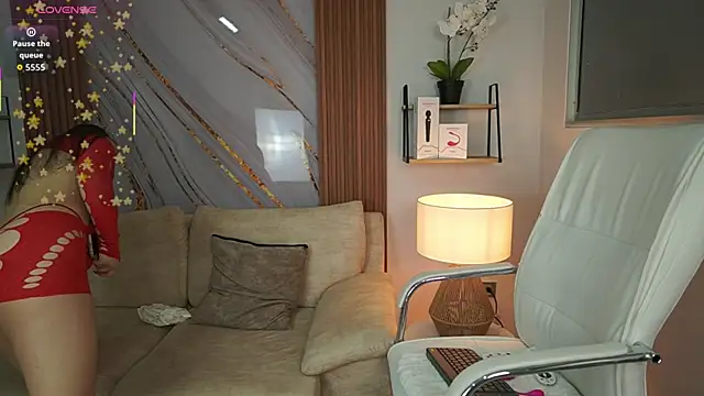 MilaCrave online show from October 2025 11:40:02 AM