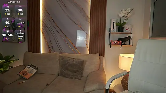 MilaCrave online show from October 2025 12:16:02 PM