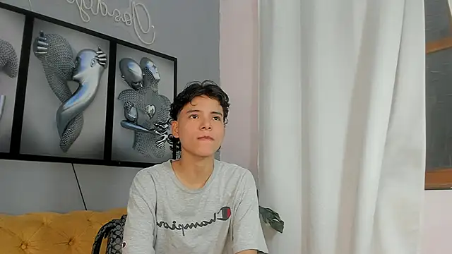 Snapshot of camillo_virgil chatting on October 2025 11:03:01 AM camillo virgil online show from October 2025 11:03:01 AM