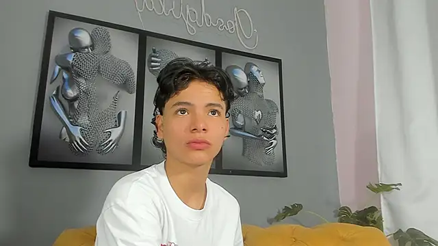 Snapshot of camillo_virgil chatting on November 2025 10:50:02 AM camillo virgil online show from November 2025 10:50:02 AM