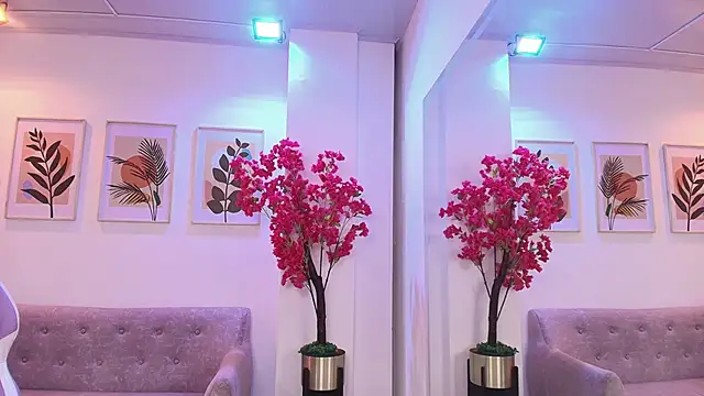 Anie johnson online show from April 2026 09:39:33 PM