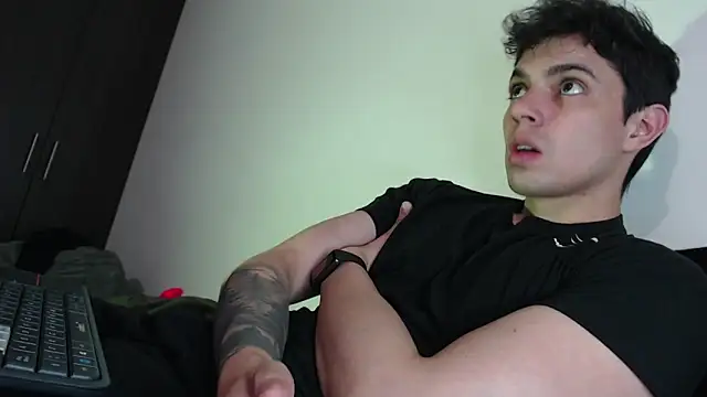 Snapshot of yourfavoriteboy__ chatting on December 2025 12:19:01 AM yourfavoriteboy online show from December 2025 12:19:01 AM