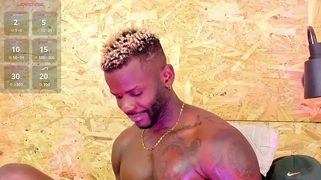 Snapshot of santiblack7 chatting on November 2025 08:44:01 PM santiblack7 online show from November 2025 08:44:01 PM