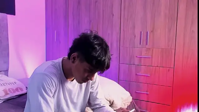 ZYZZ1312 online show from October 2025 05:24:02 PM