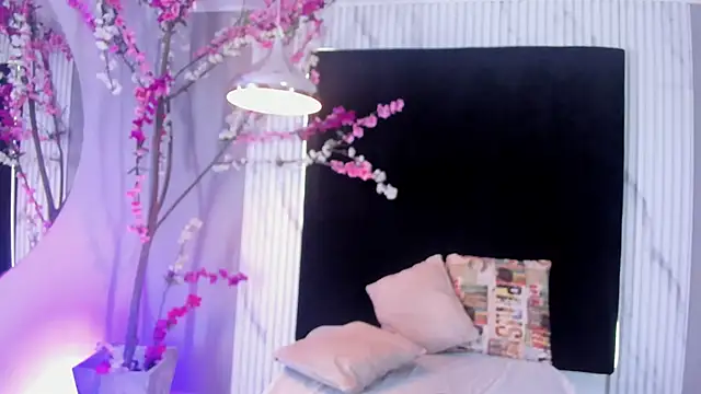 MONIK FOX CR online show from October 2025 07:25:01 PM