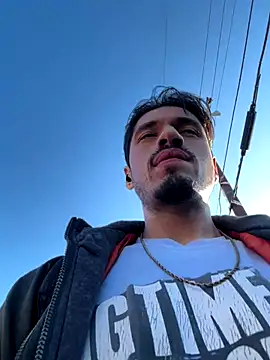 Snapshot of mrredcorn chatting on November 2025 04:18:01 PM mrredcorn online show from November 2025 04:18:01 PM