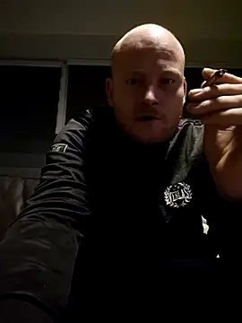 svenni2525 online show from October 2025 11:07:01 PM