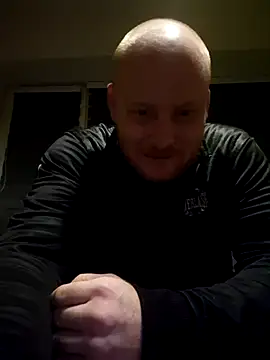 svenni2525 online show from October 2025 07:04:02 PM