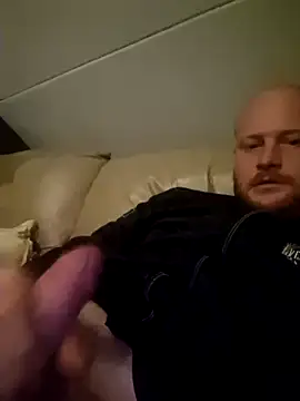 svenni2525 online show from November 2025 10:53:02 PM