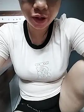 Snapshot of Mie_rose chatting on June 2026 01:17:02 AM Mie rose online show from June 2026 01:17:02 AM