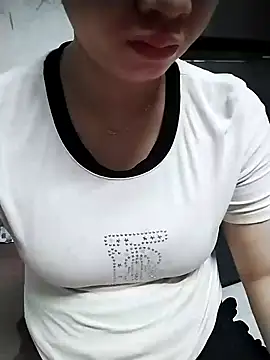 Snapshot of Mie_rose chatting on June 2026 01:14:01 AM Mie rose online show from June 2026 01:14:01 AM