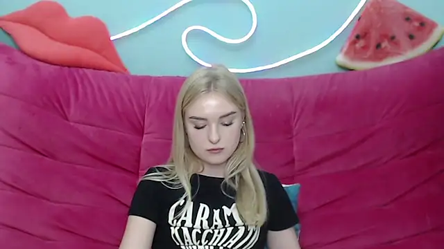 Snapshot of SofySofty chatting on November 2025 05:57:01 PM SofySofty online show from November 2025 05:57:01 PM