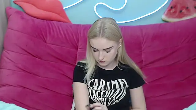 Snapshot of SofySofty chatting on November 2025 06:01:01 AM SofySofty online show from November 2025 06:01:01 AM