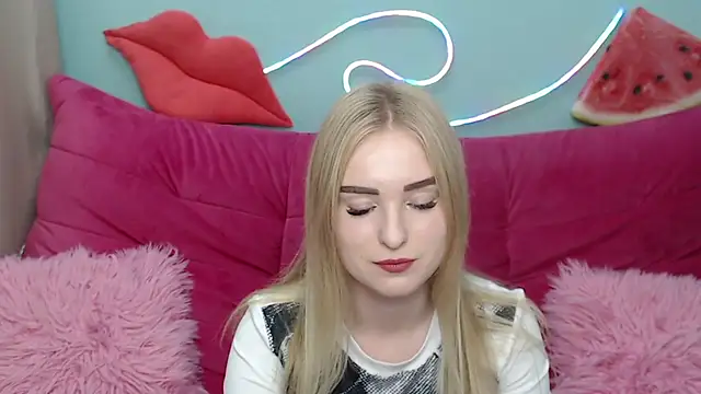 Snapshot of SofySofty chatting on November 2025 05:45:02 AM SofySofty online show from November 2025 05:45:02 AM