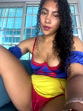 Snapshot of SophieD chatting on December 2025 12:36:02 PM SophieD online show from December 2025 12:36:02 PM