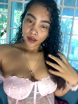 Snapshot of SophieD chatting on December 2025 12:03:02 PM SophieD online show from December 2025 12:03:02 PM