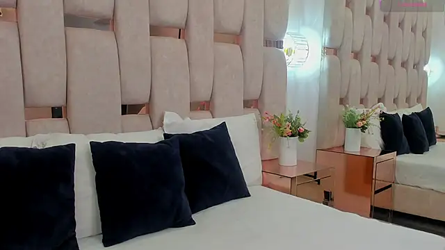 sophiie ross  online show from January 2026 04:45:01 PM