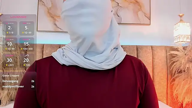 Snapshot of azza__ chatting on November 2025 12:04:02 PM azza online show from November 2025 12:04:02 PM