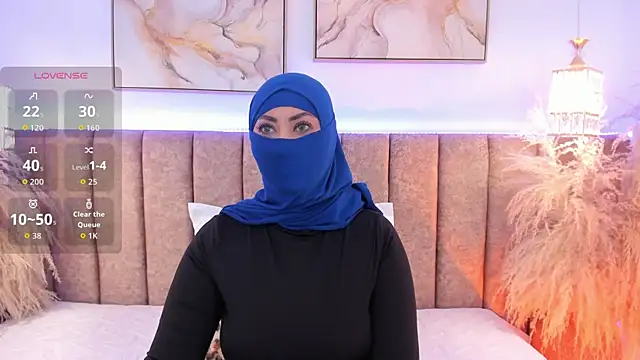 Snapshot of azza__ chatting on November 2025 12:23:02 PM azza online show from November 2025 12:23:02 PM