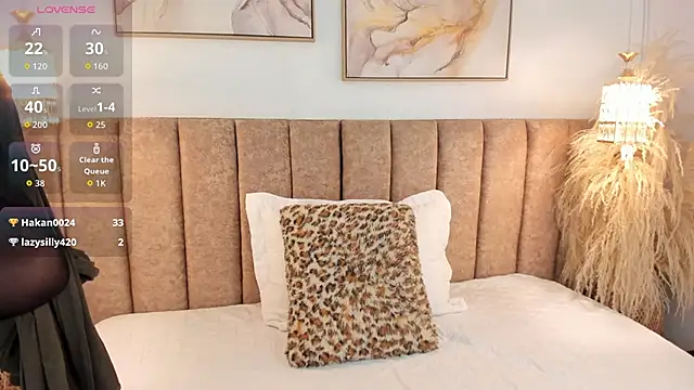 Snapshot of azza__ chatting on December 2025 11:41:02 AM azza online show from December 2025 11:41:02 AM