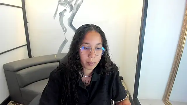 Noahsmitth  online show from October 2025 07:44:02 PM