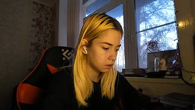 Witching Moon online show from December 2025 05:55:02 AM