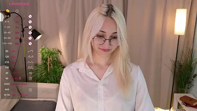 Snapshot of Marry_sharp chatting on October 2025 09:26:02 PM Marry sharp online show from October 2025 09:26:02 PM