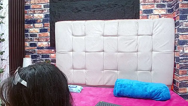 Snapshot of mikaela303av chatting on October 2025 03:39:02 AM mikaela303av online show from October 2025 03:39:02 AM