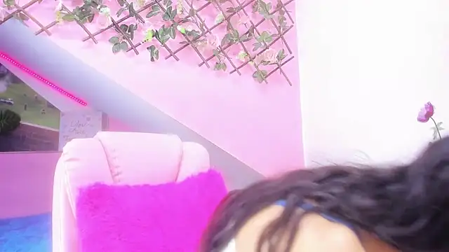 Snapshot of mikaela303av chatting on October 2025 04:25:02 AM mikaela303av online show from October 2025 04:25:02 AM