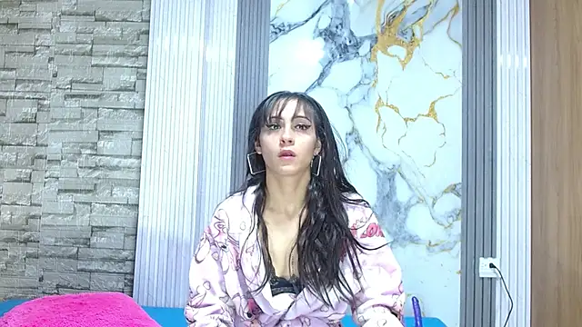 Snapshot of mikaela303av chatting on November 2025 04:44:02 AM mikaela303av online show from November 2025 04:44:02 AM