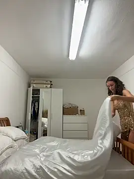 MilaRenee online show from September 2025 07:59:01 PM