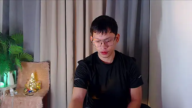 Snapshot of pinkcock_froi2305 chatting on October 2025 08:23:02 AM pinkcock froi2305 online show from October 2025 08:23:02 AM