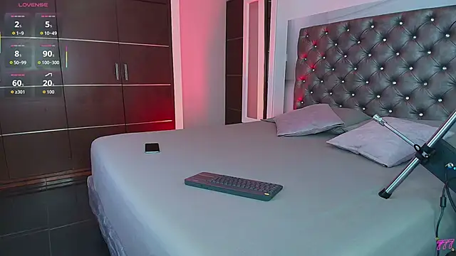 Snapshot of Valentiinoss chatting on June 2026 08:21:01 PM Valentiinoss online show from June 2026 08:21:01 PM