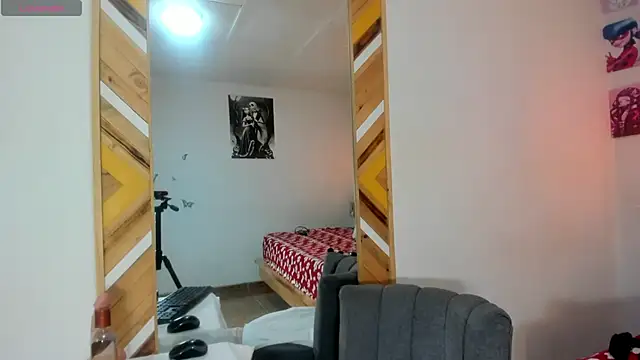 Snapshot of SoleneFontaine chatting on November 2025 11:53:01 AM SoleneFontaine online show from November 2025 11:53:01 AM