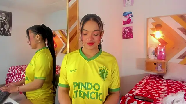 Snapshot of SoleneFontaine chatting on November 2025 11:42:02 AM SoleneFontaine online show from November 2025 11:42:02 AM