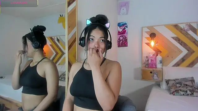 Snapshot of SoleneFontaine chatting on November 2025 11:56:02 AM SoleneFontaine online show from November 2025 11:56:02 AM