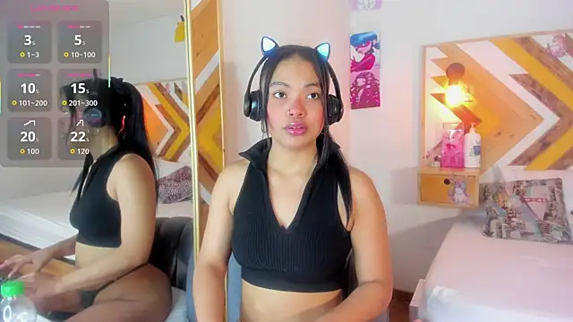 Snapshot of SoleneFontaine chatting on November 2025 12:41:02 PM SoleneFontaine online show from November 2025 12:41:02 PM