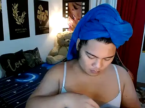 Snapshot of TSbrianaHugeCock chatting on November 2025 07:43:01 PM TSbrianaHugeCock online show from November 2025 07:43:01 PM