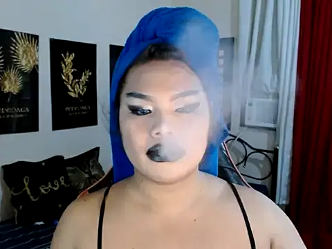 Snapshot of TSbrianaHugeCock chatting on November 2025 09:00:02 AM TSbrianaHugeCock online show from November 2025 09:00:02 AM