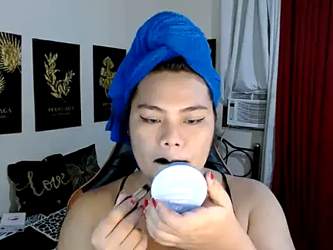 Snapshot of TSbrianaHugeCock chatting on December 2025 05:32:01 PM TSbrianaHugeCock online show from December 2025 05:32:01 PM