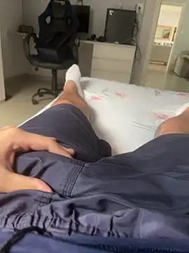 Snapshot of Novinho16cmz chatting on September 2025 03:47:01 PM Novinho16cmz online show from September 2025 03:47:01 PM