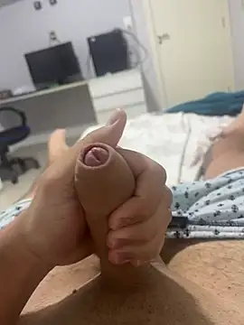 Snapshot of Novinho16cmz chatting on February 2026 02:21:02 AM Novinho16cmz online show from February 2026 02:21:02 AM