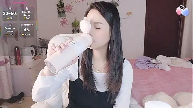 Snapshot of Tutu-o chatting on September 2025 05:09:01 AM Tutu-o online show from September 2025 05:09:01 AM