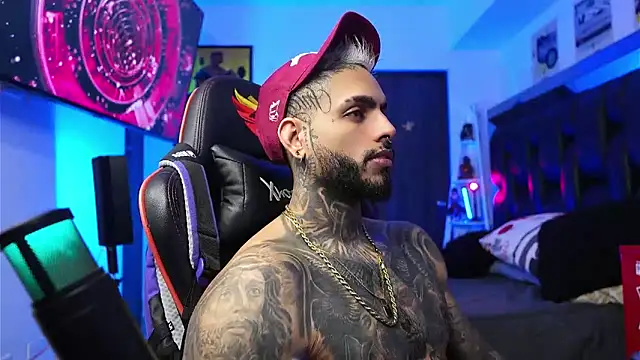 logan hugh8 online show from February 2026 01:00:02 AM